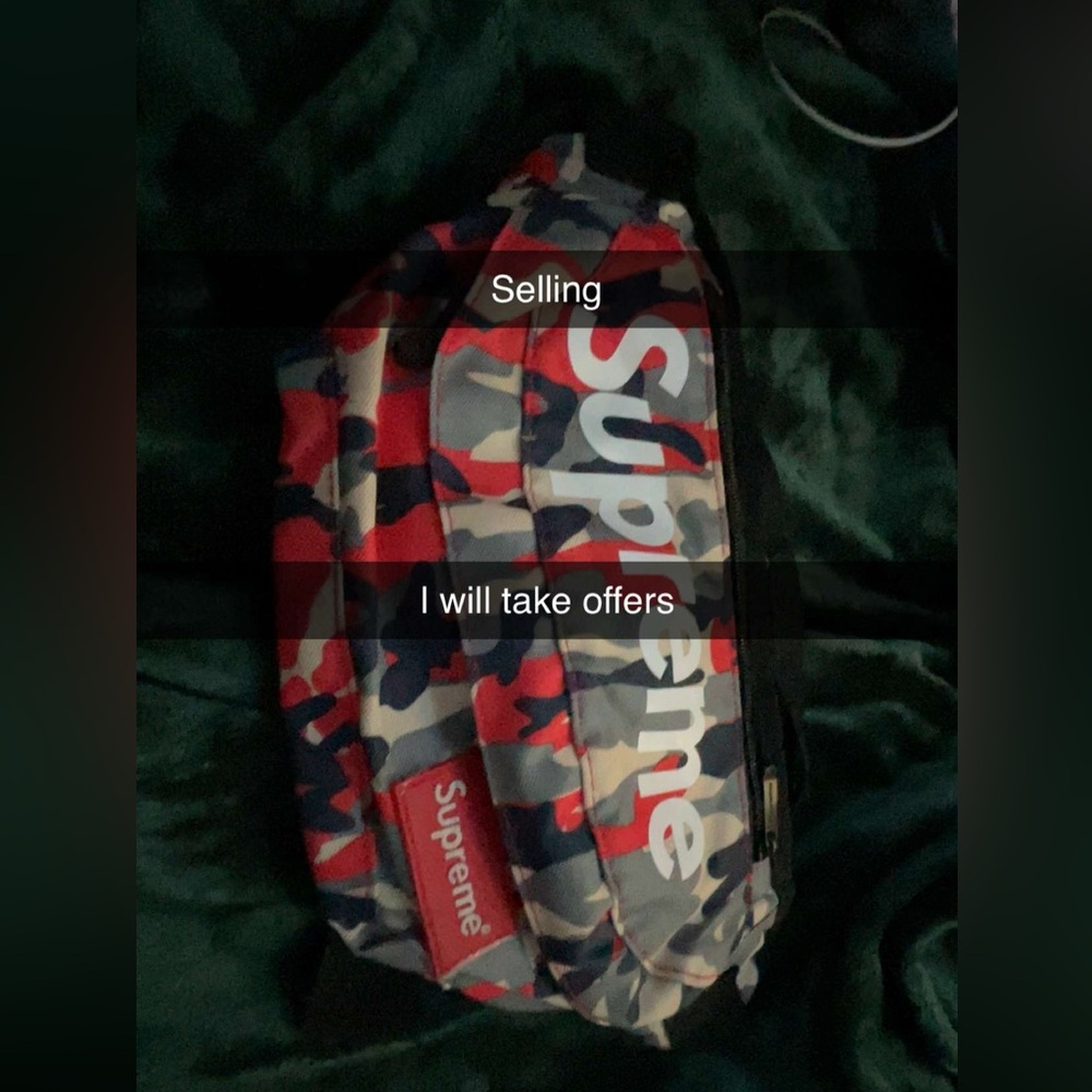 Supreme bag trying to sell asap